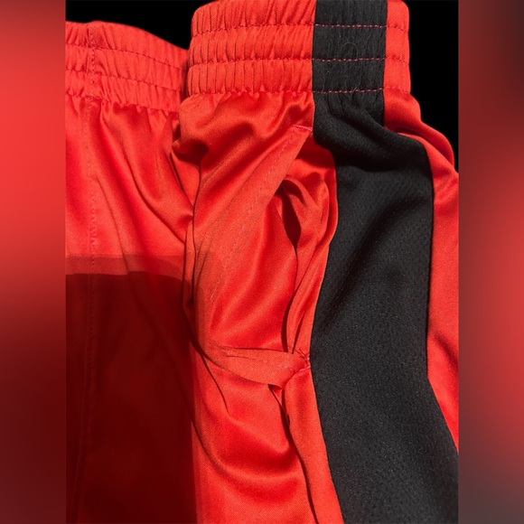 Red/black youth Puma elastic waist shorts (XL 18-20) side pockets Polyester - Picture 3 of 9